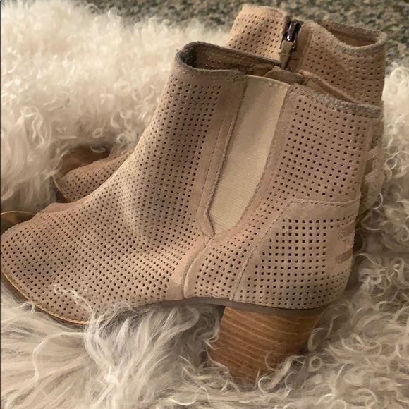 Toms Booties - Picture 2 of 4